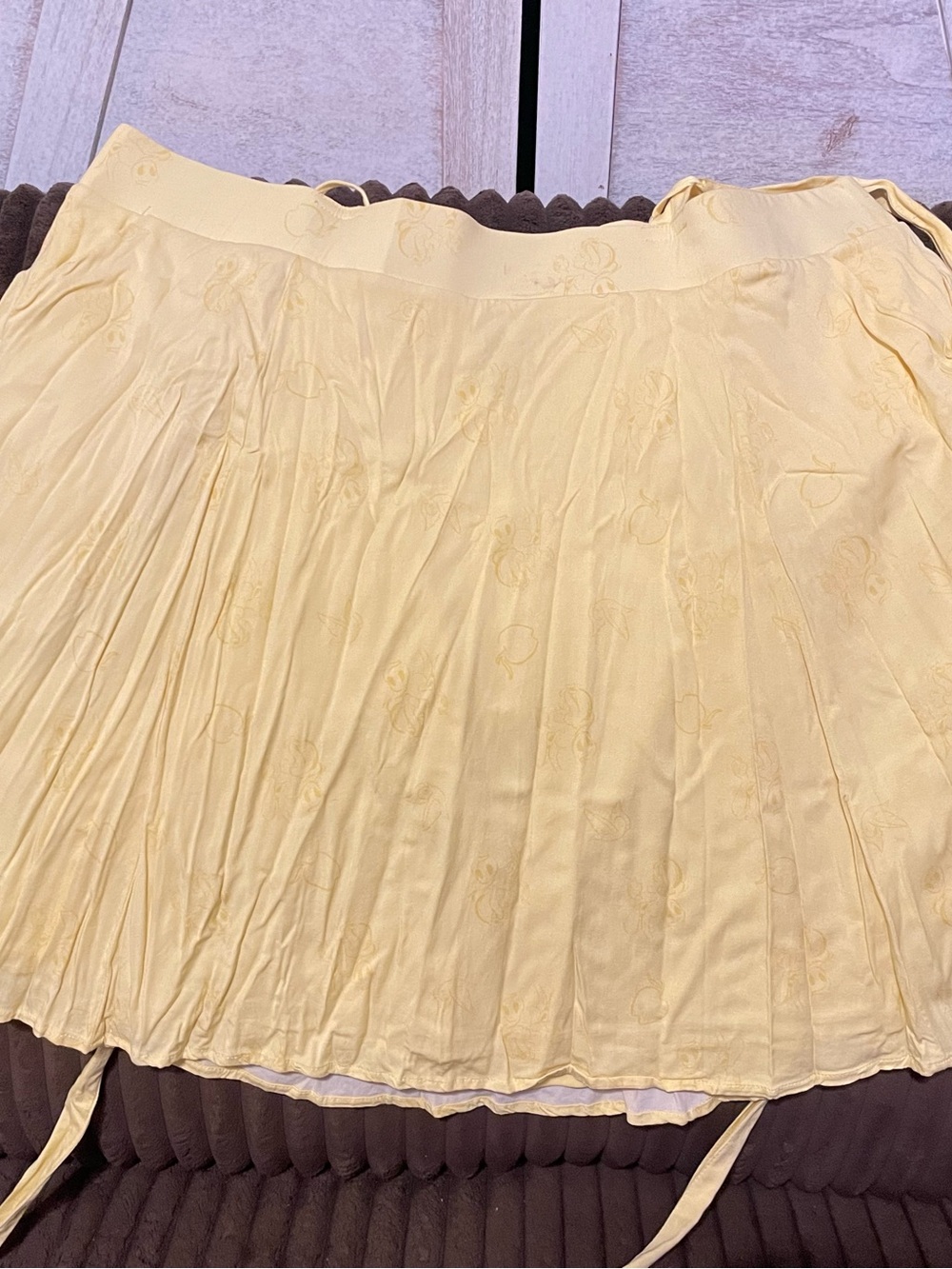 torrid Disney Snow White princess Yellow Pleated Skirt